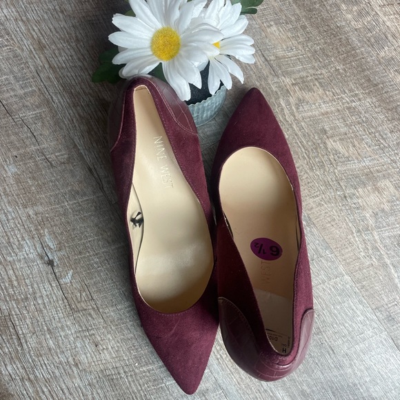 Nine West heels, never worn - Picture 2 of 3